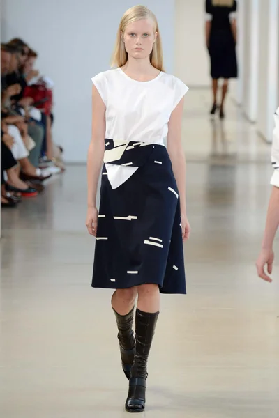 Look 3